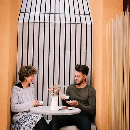 Flora Auf Gut Guntrams Hotel *