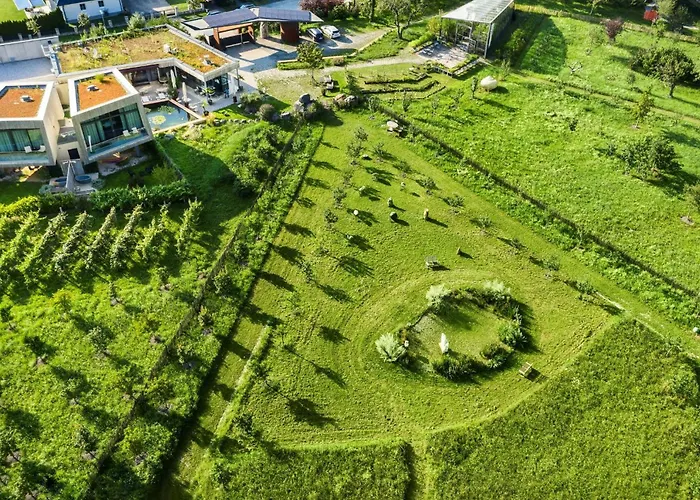 Flora Auf Gut Guntrams Hotel *